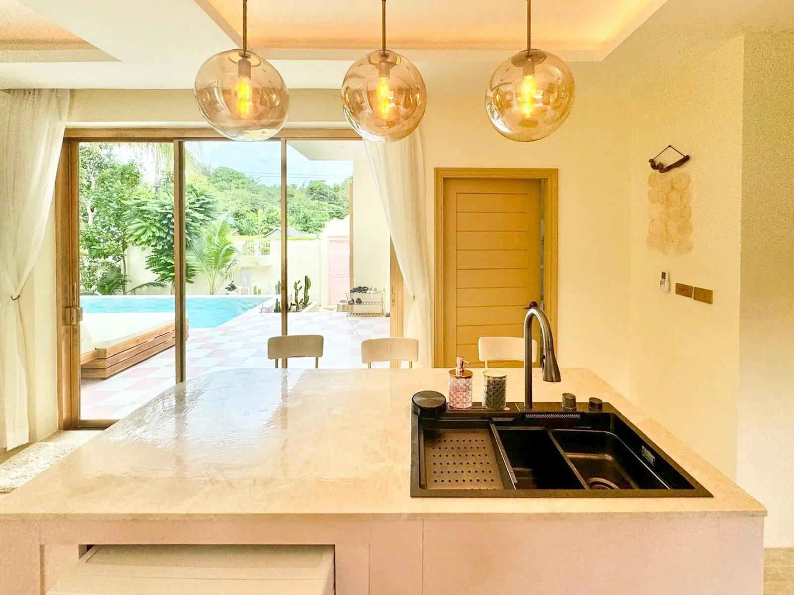 Magnifique villa avec piscine de 3 chambres, meublée, à Laemsor Koh Samui Plein propriétaire