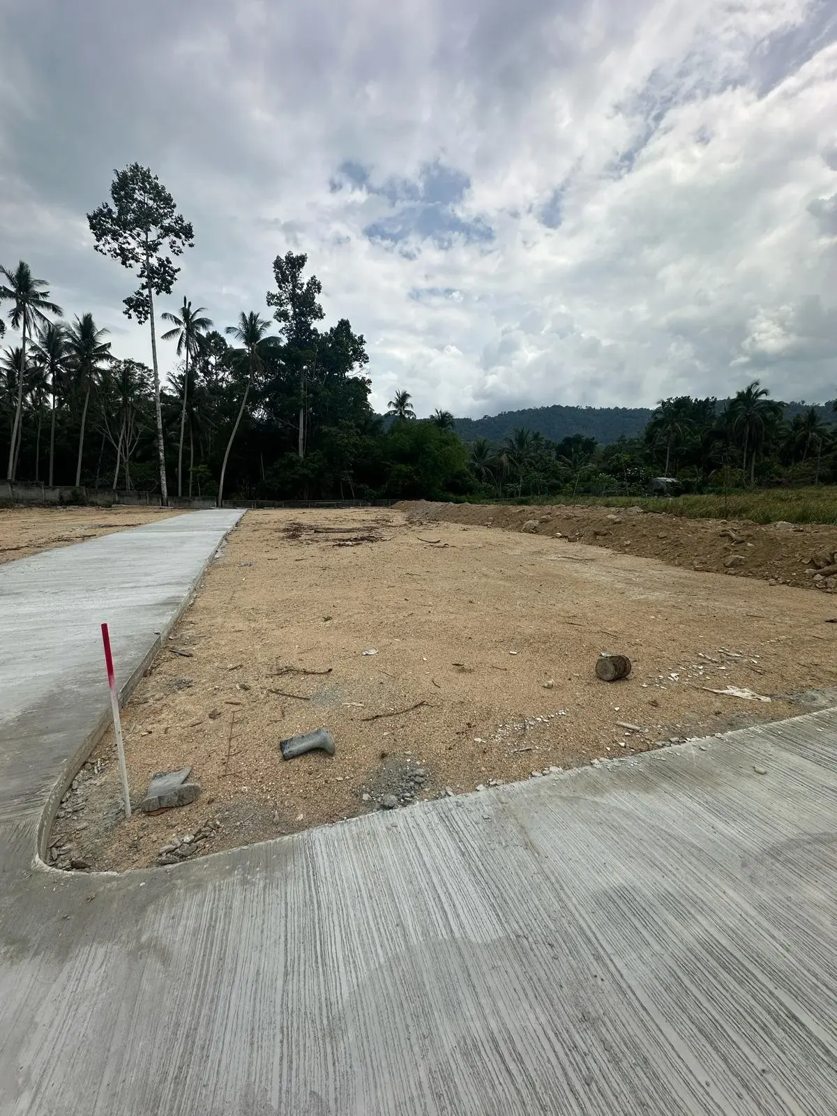 "Dream Investment: Expansive 1148 sqm Land at Picturesque Maenam Beach" Koh Samui