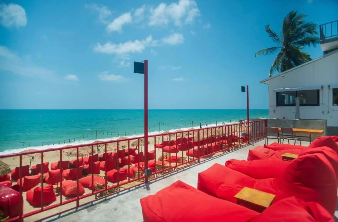 "3BR Oceanfront Charm: Exclusive Beach Club &amp; Restaurant in Lamai, Koh Samui" "LEASE "