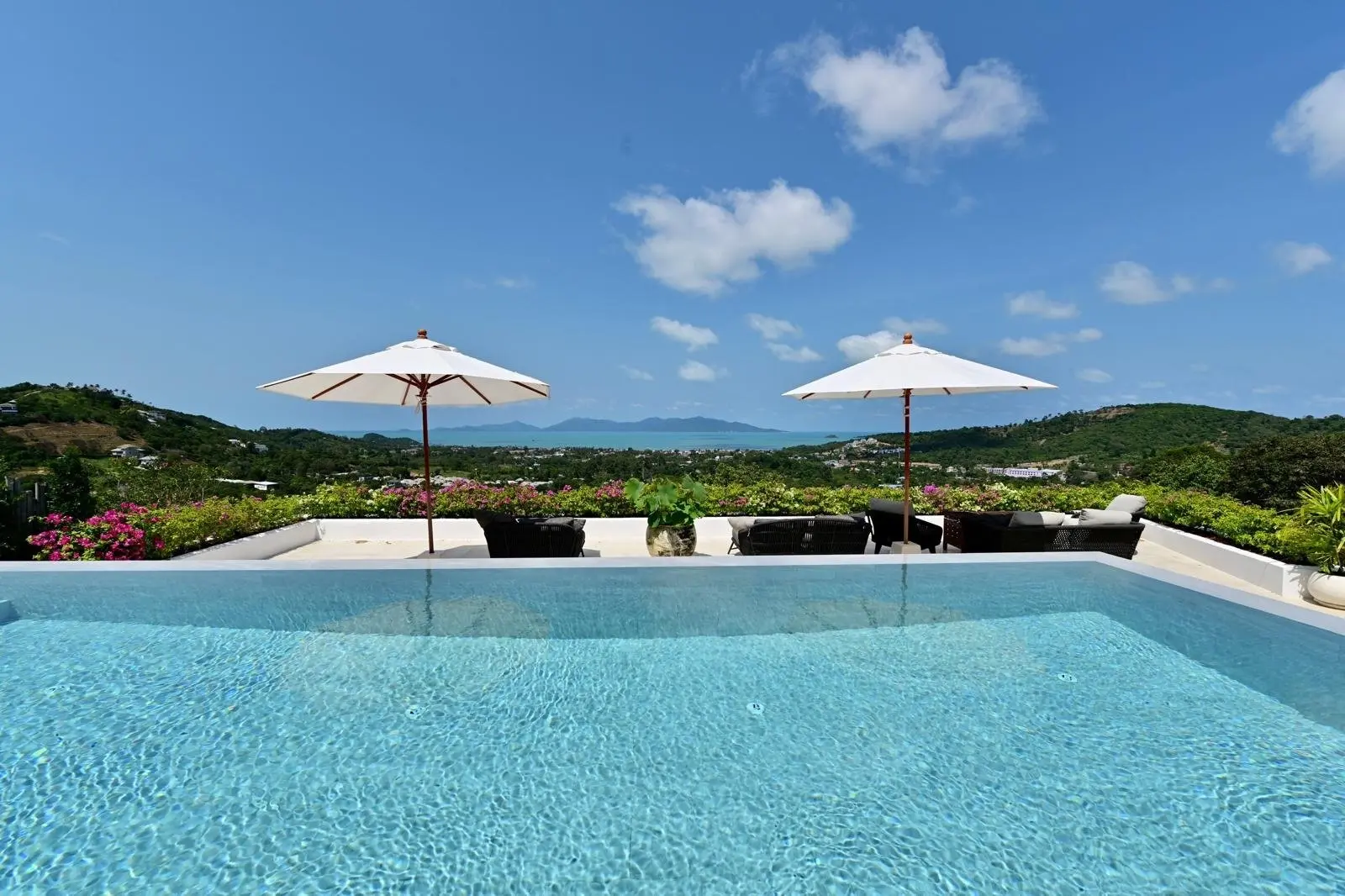 Luxury 3-Bedroom Villa with Stunning Views and Modern Amenities in Bophut, Koh Samui