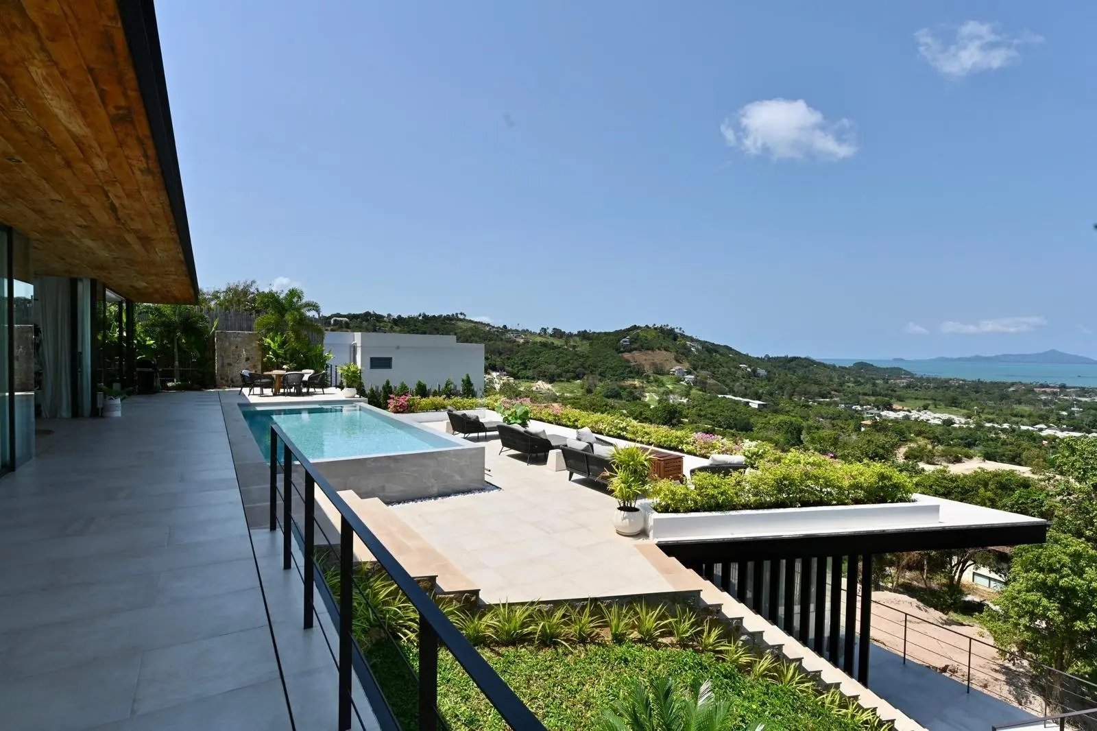 Luxury 3-Bedroom Villa with Stunning Views and Modern Amenities in Bophut, Koh Samui