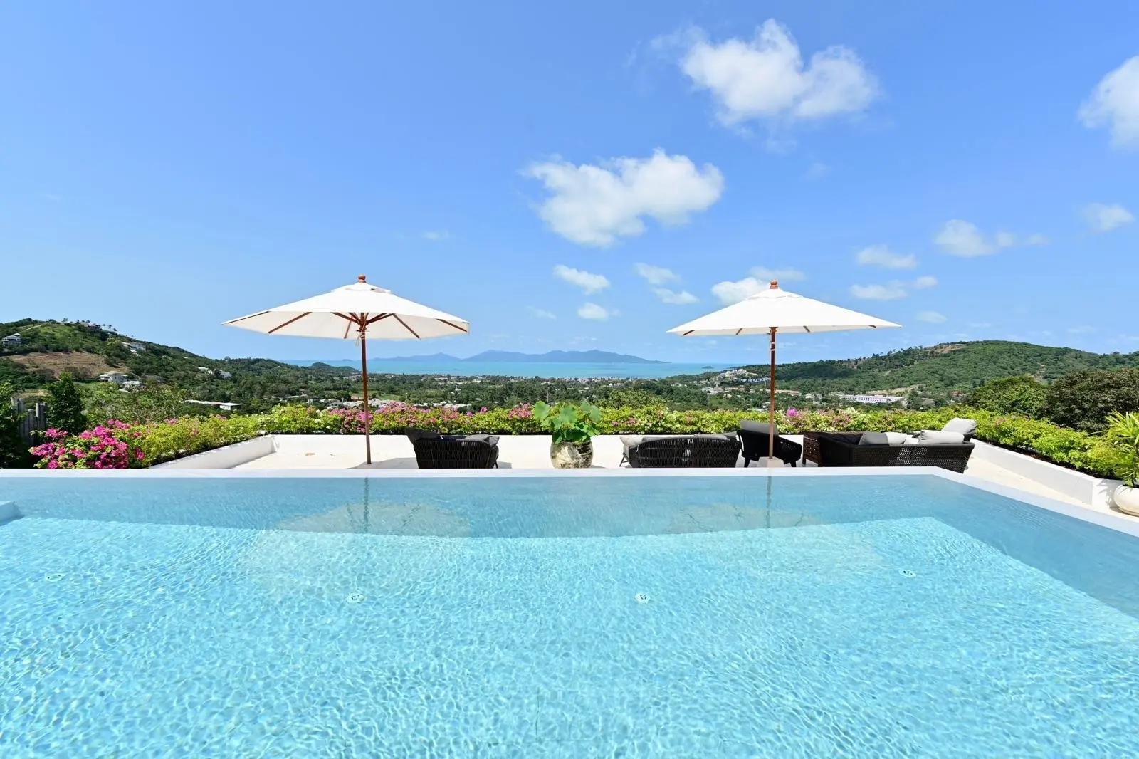 Luxury 3-Bedroom Villa with Stunning Views and Modern Amenities in Bophut, Koh Samui