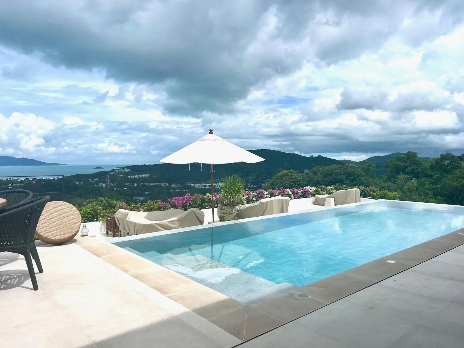 Luxury 3-Bedroom Villa with Stunning Views and Modern Amenities in Bophut, Koh Samui