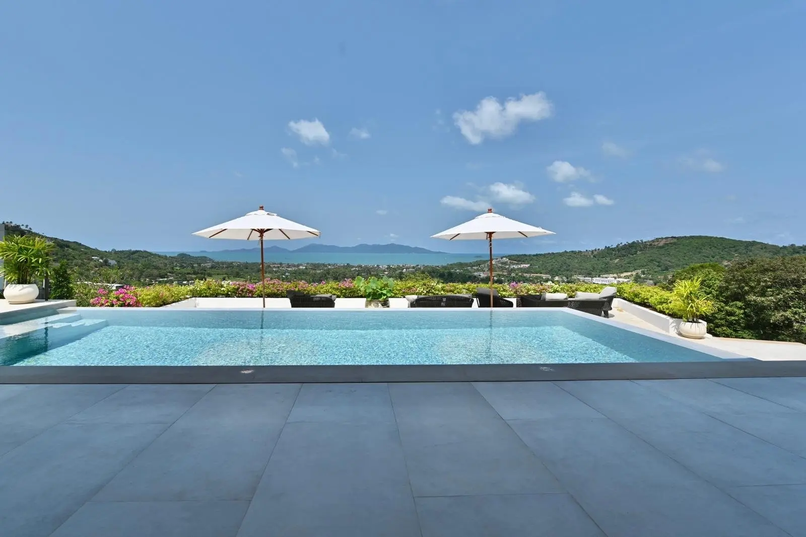 Luxury 3-Bedroom Villa with Stunning Views and Modern Amenities in Bophut, Koh Samui