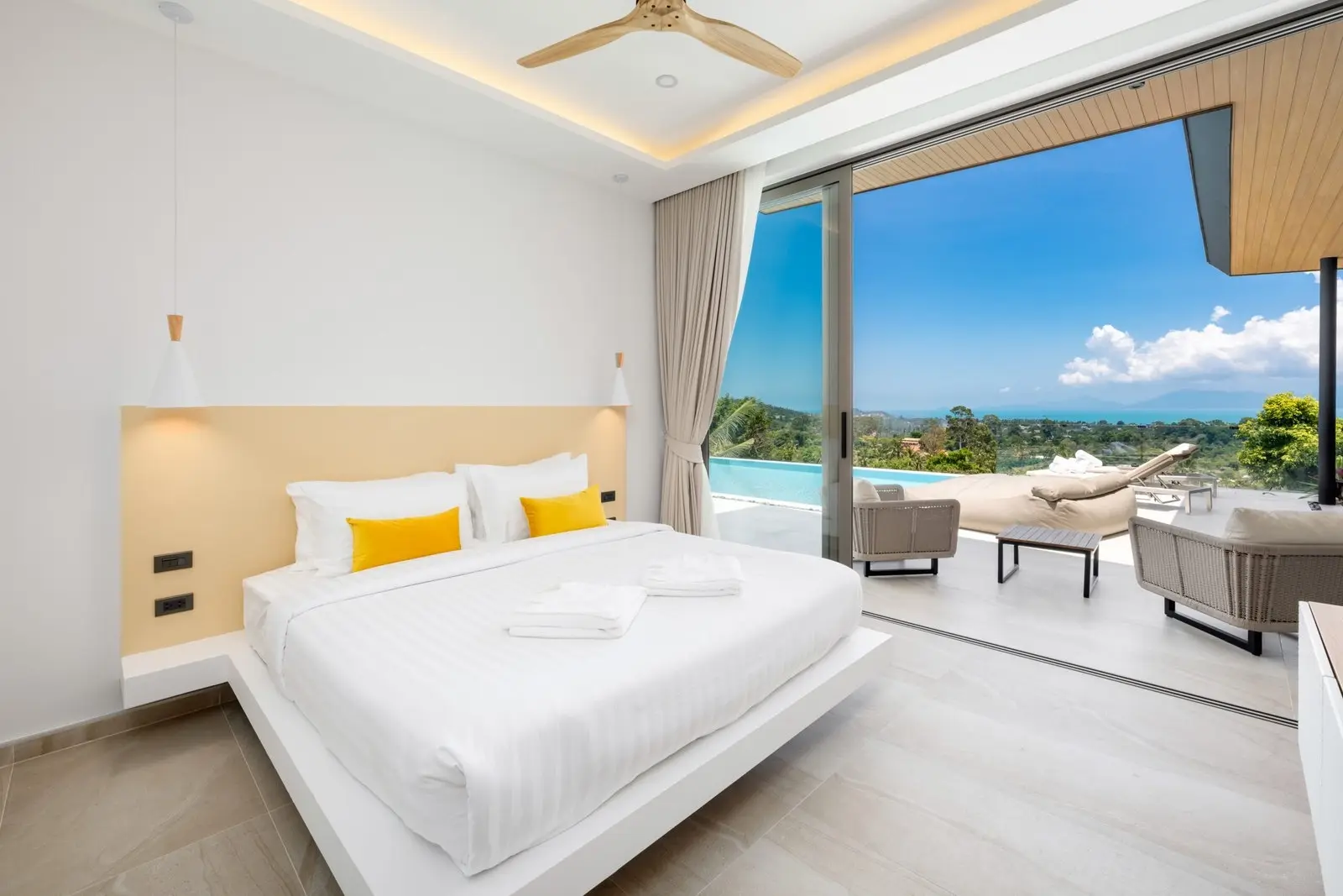 "4 Bedrooms Seaview Villa in Bophut Koh Samui"