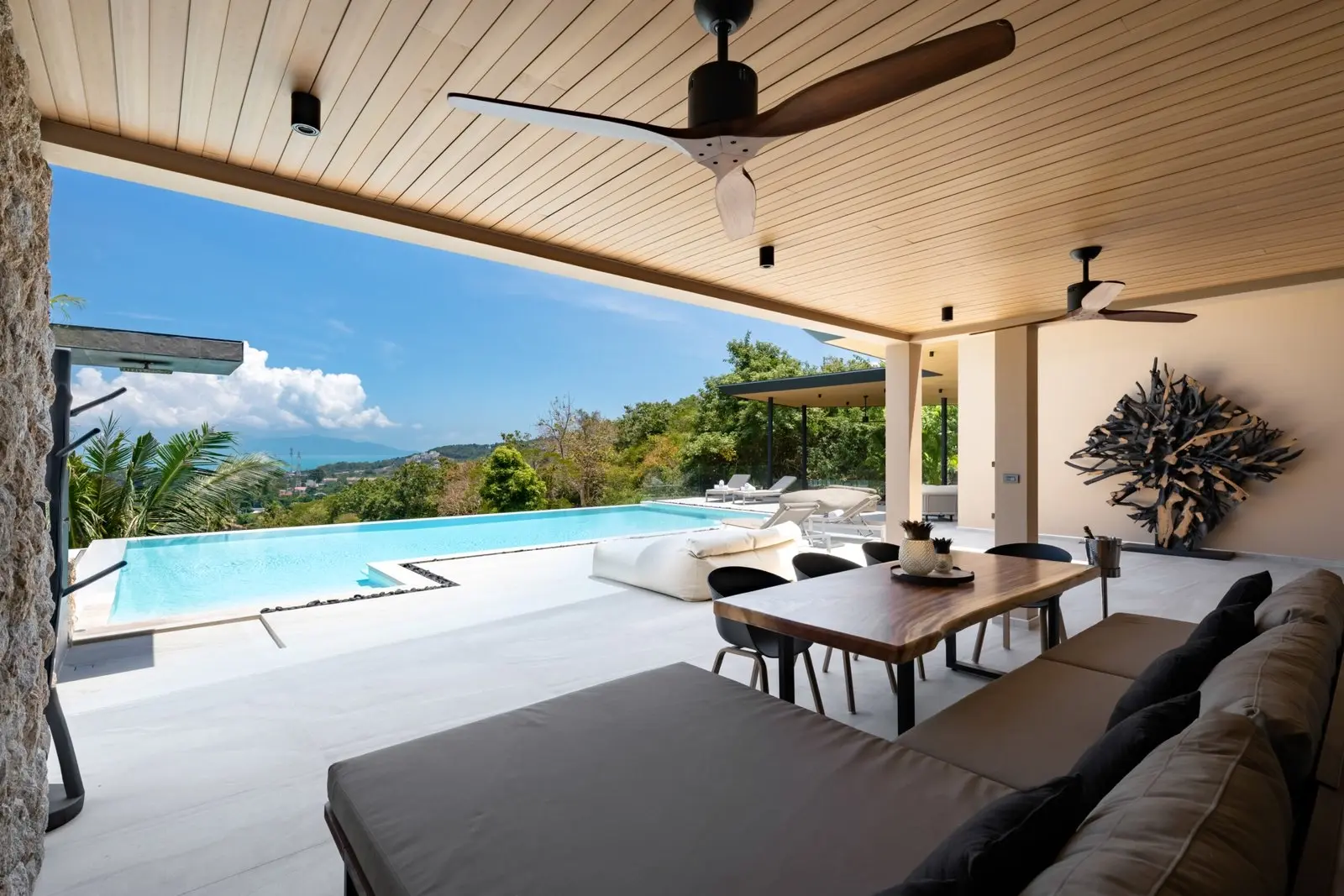 "4 Bedrooms Seaview Villa in Bophut Koh Samui"