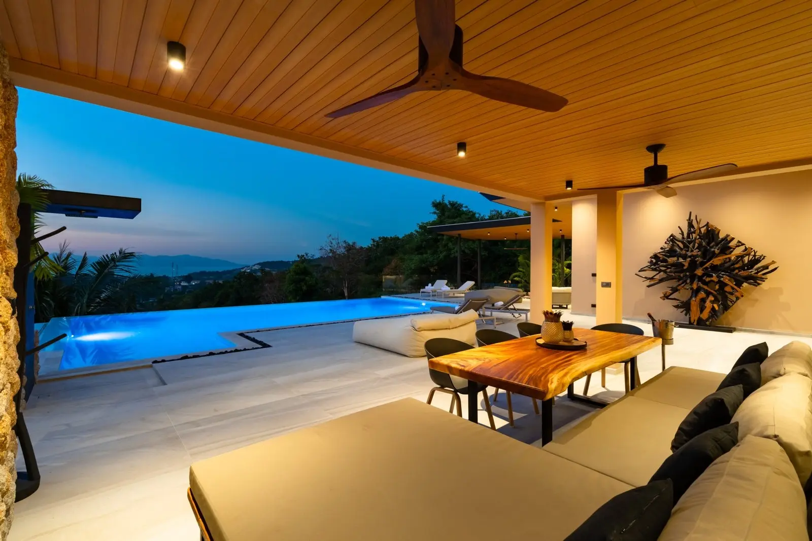 "4 Bedrooms Seaview Villa in Bophut Koh Samui"