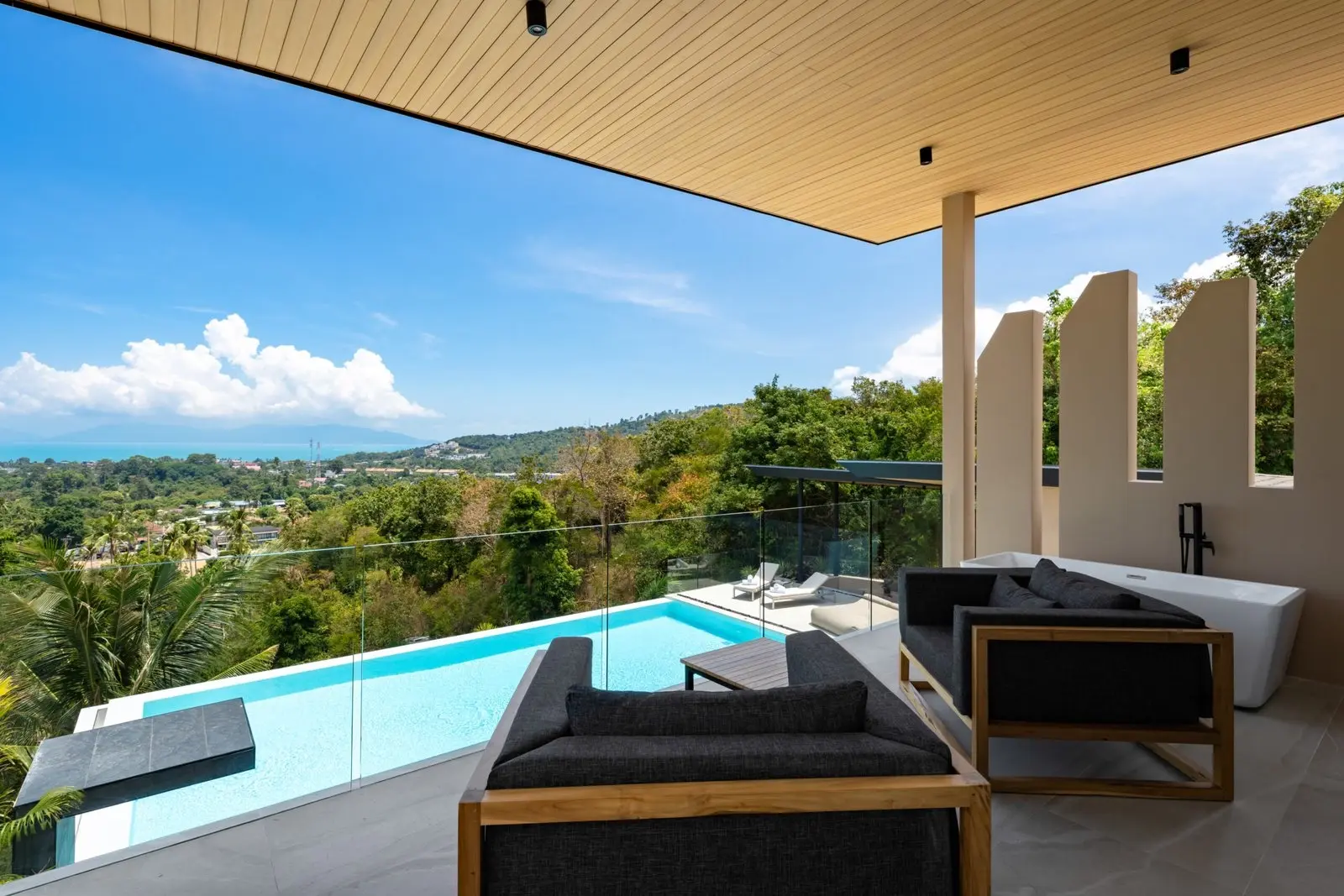 "4 Bedrooms Seaview Villa in Bophut Koh Samui"