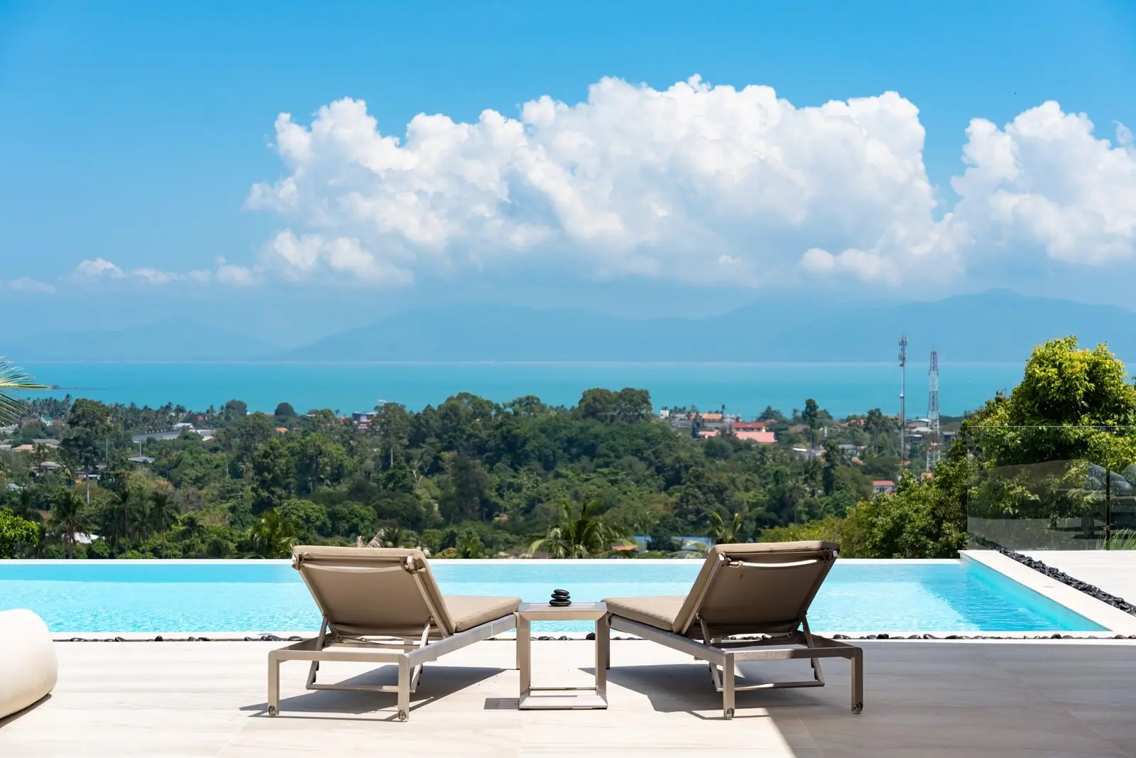 "4 Bedrooms Seaview Villa in Bophut Koh Samui"