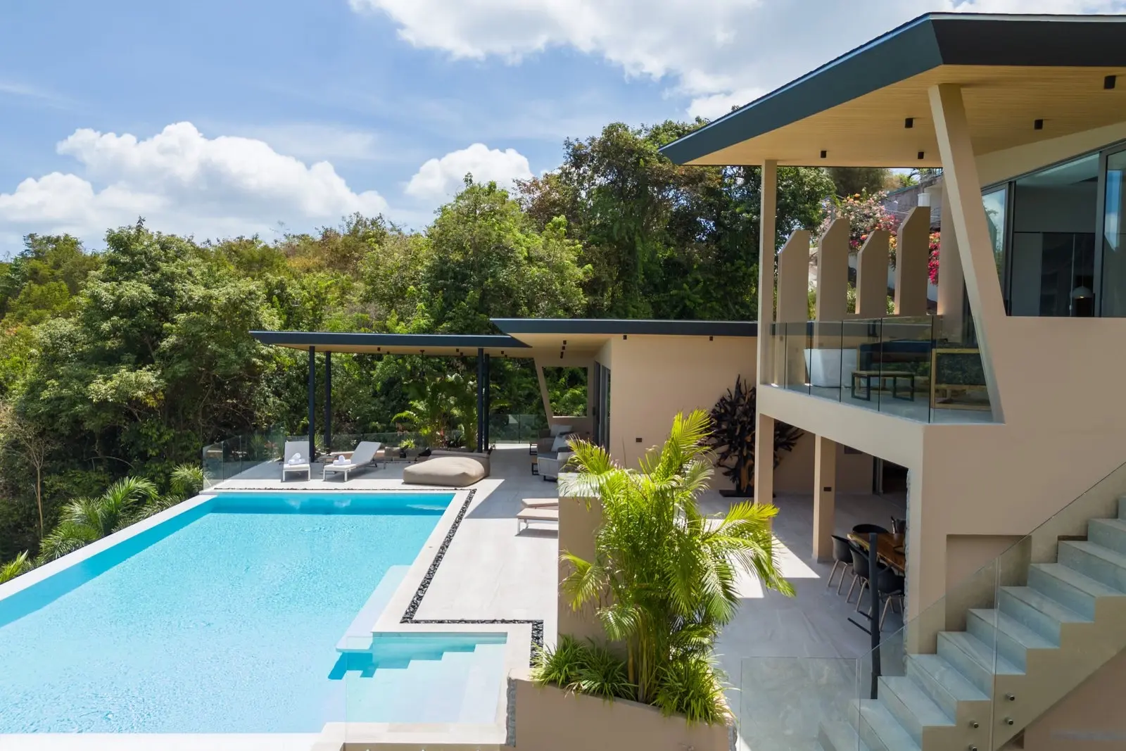 "4 Bedrooms Seaview Villa in Bophut Koh Samui"