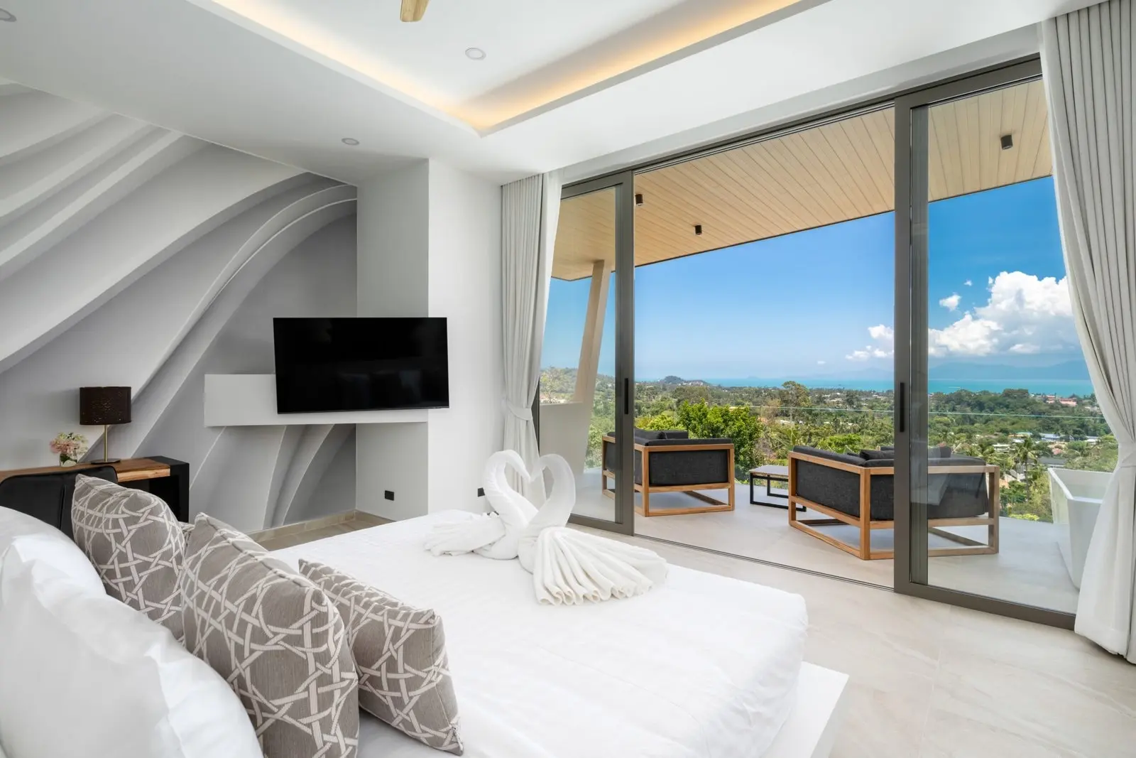 "4 Bedrooms Seaview Villa in Bophut Koh Samui"