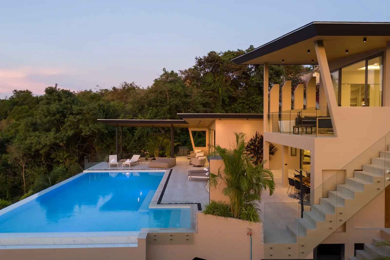 "4 Bedrooms Seaview Villa in Bophut Koh Samui"