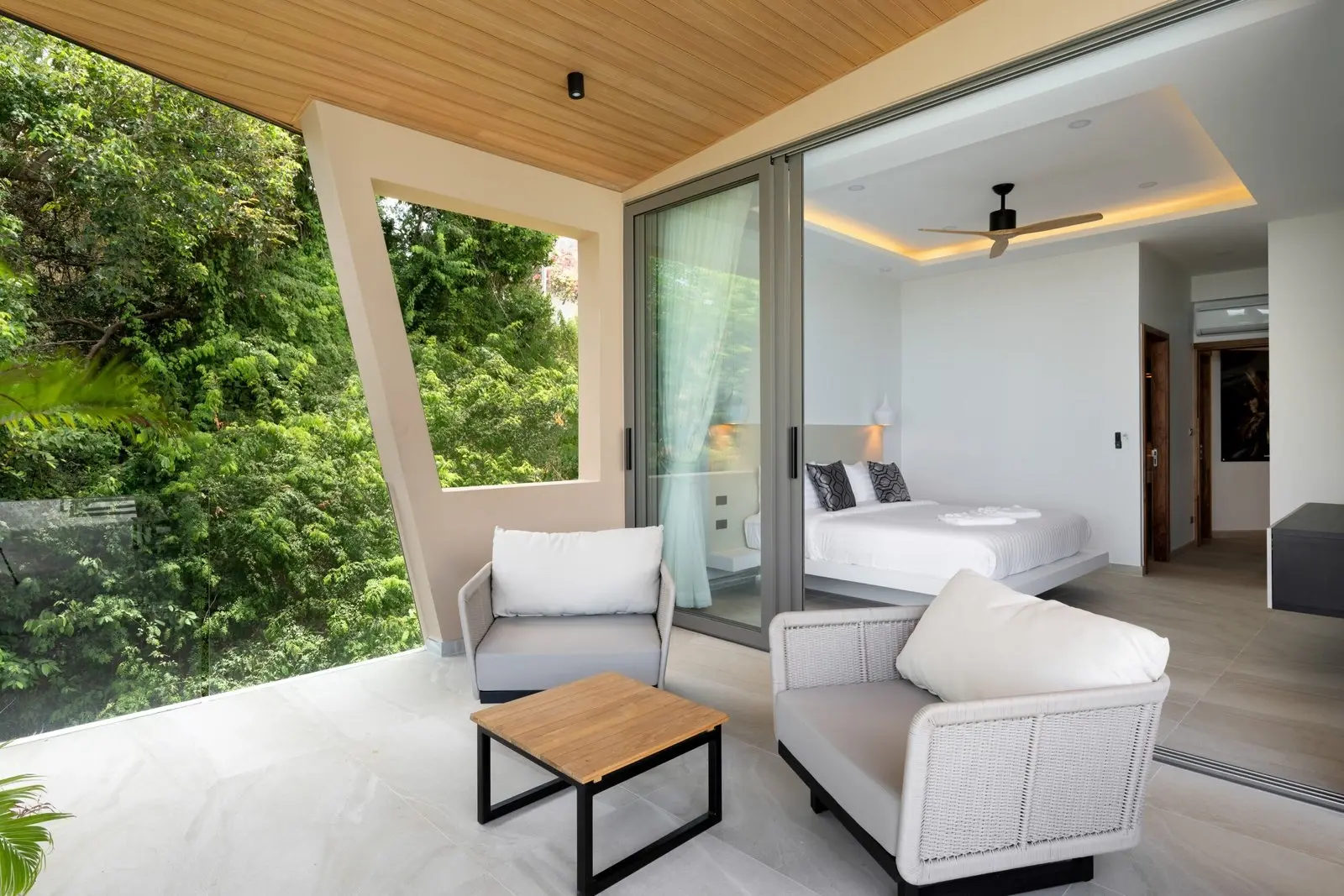 "4 Bedrooms Seaview Villa in Bophut Koh Samui"