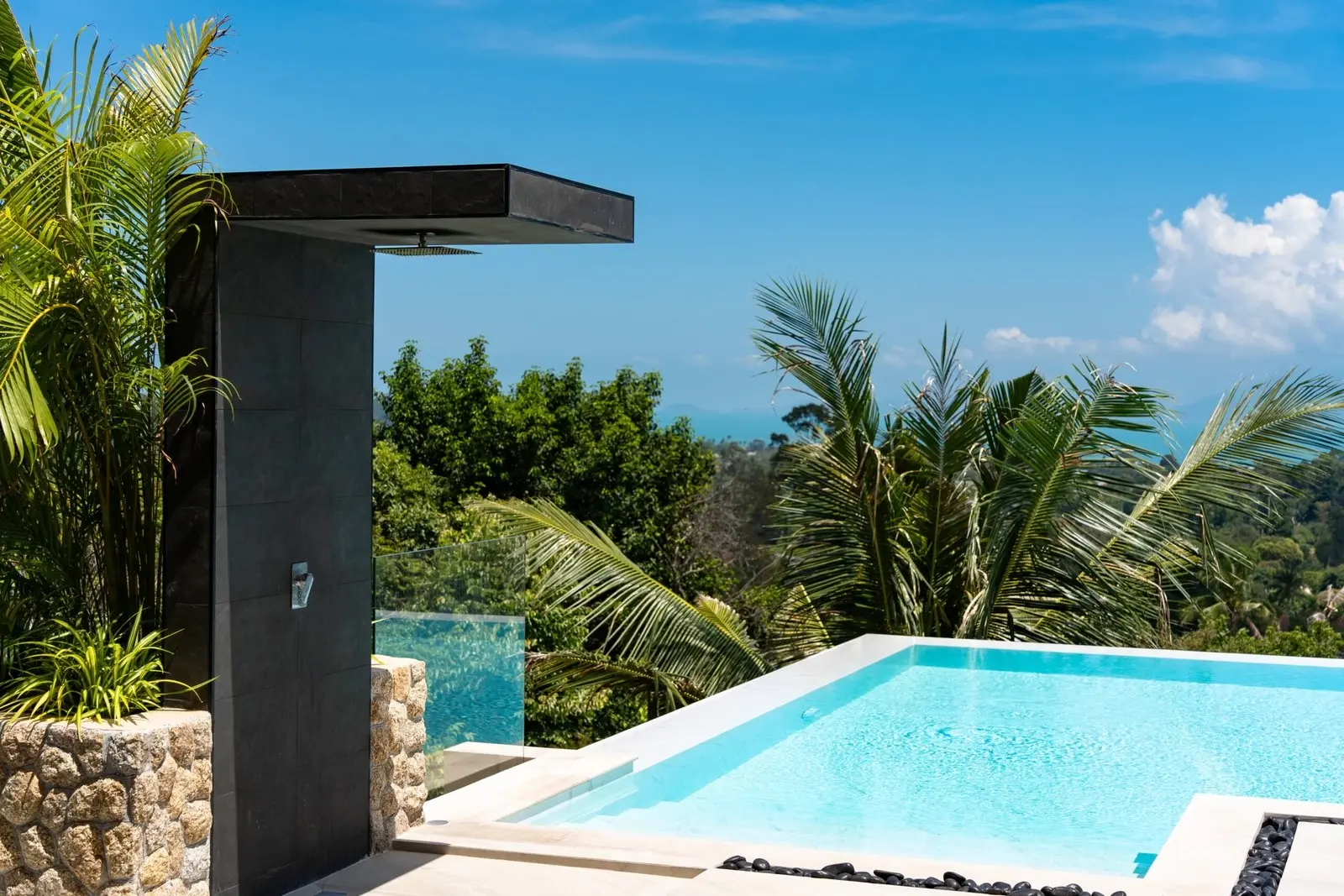 "4 Bedrooms Seaview Villa in Bophut Koh Samui"