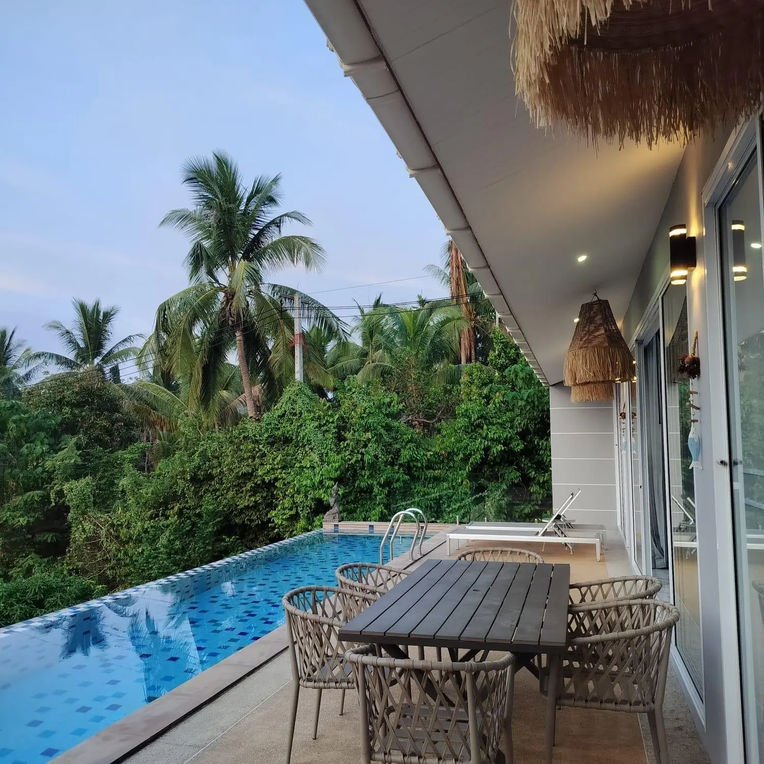 Villa de 5 chambres avec piscine près de la plage de Maenam, Koh Samui À VENDRE