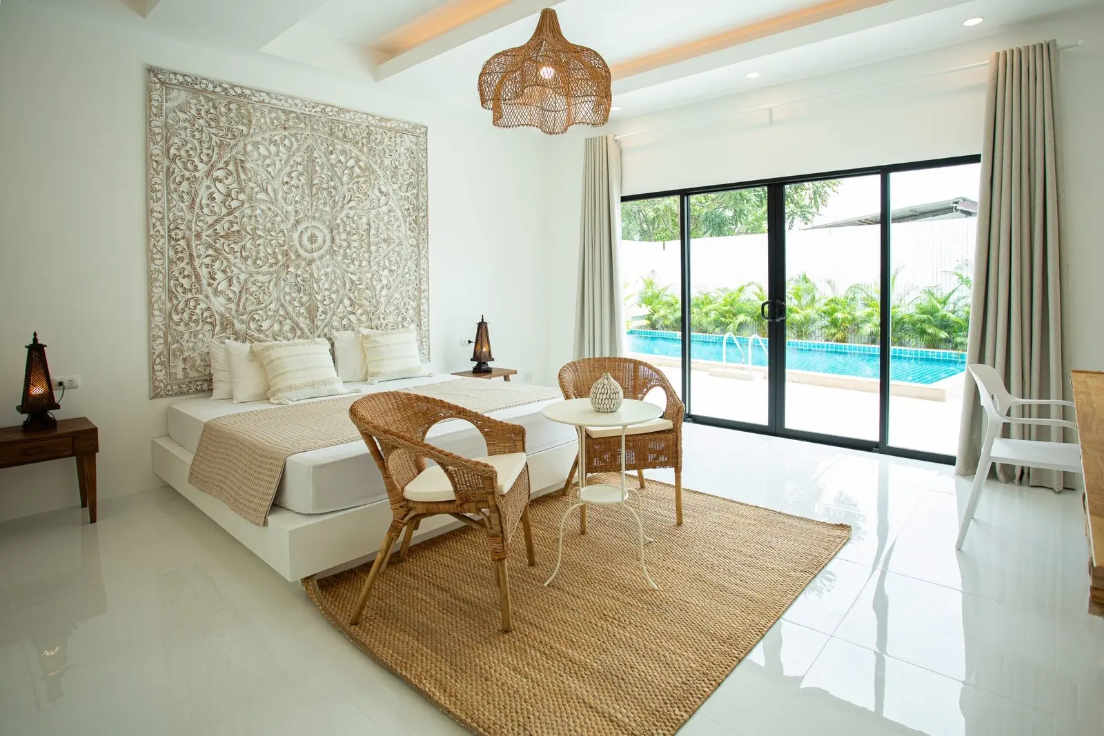 5-Bedrooms Villa: Best Location in Chaweng Koh Samui" " SALE"