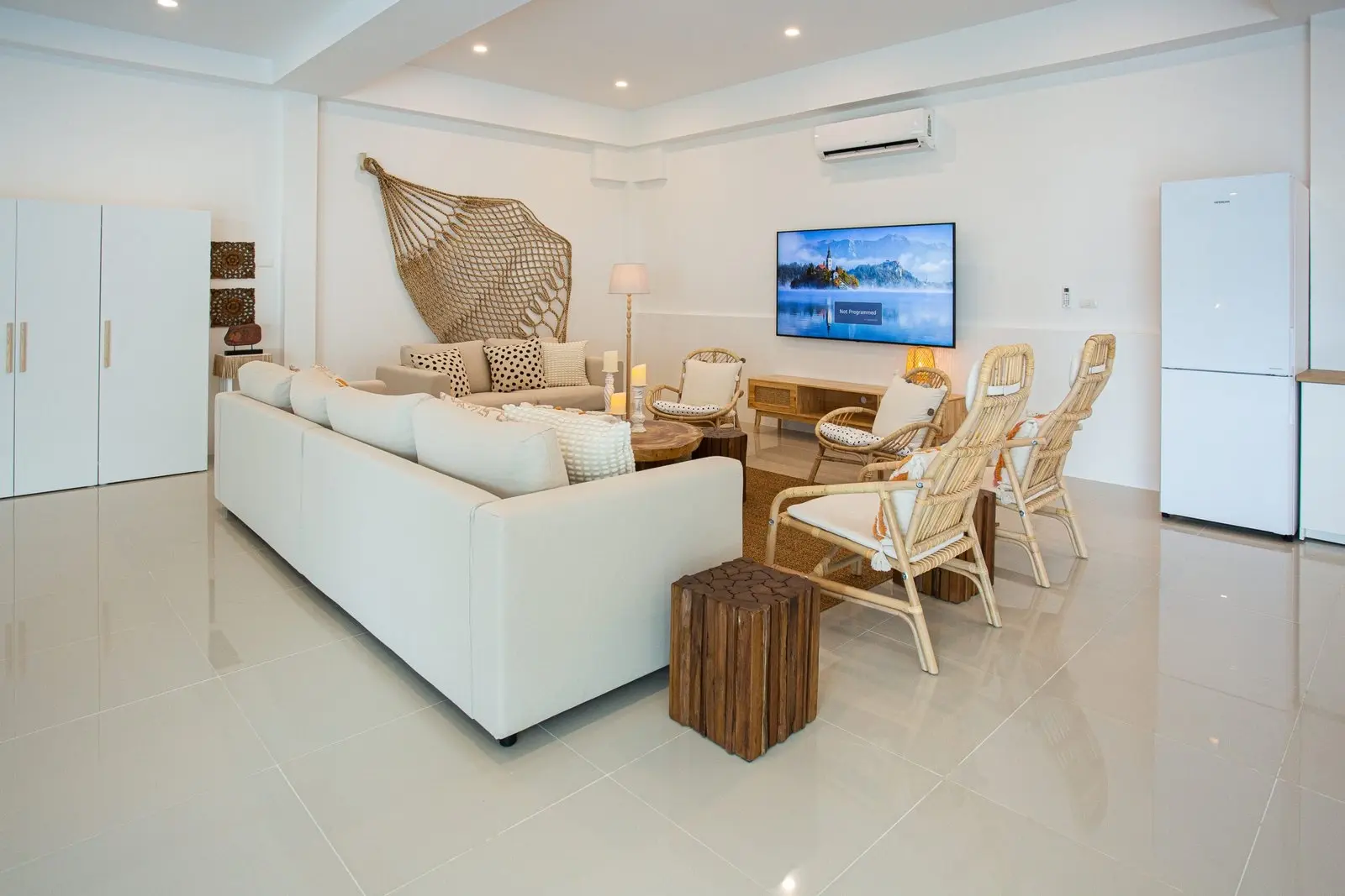 5-Bedrooms Villa: Best Location in Chaweng Koh Samui" " SALE"