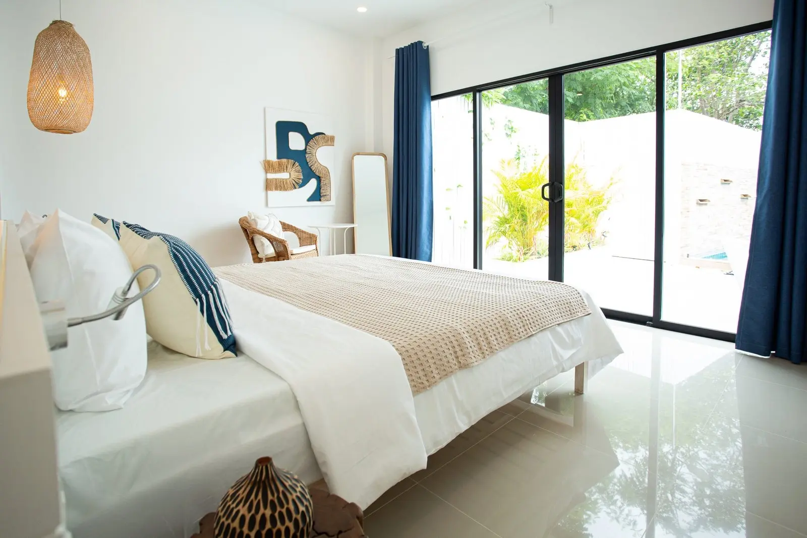 5-Bedrooms Villa: Best Location in Chaweng Koh Samui" " SALE"