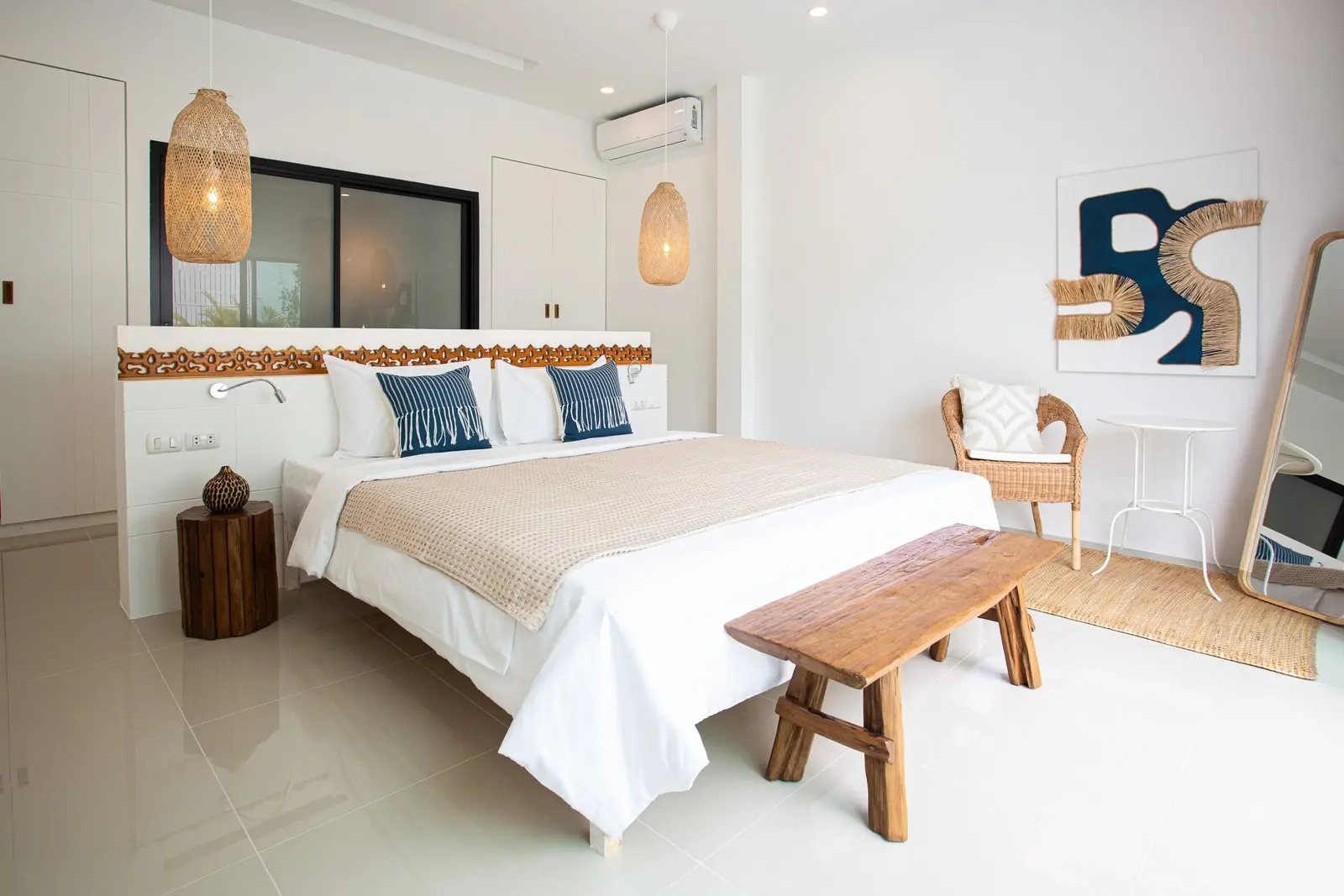 5-Bedrooms Villa: Best Location in Chaweng Koh Samui" " SALE"