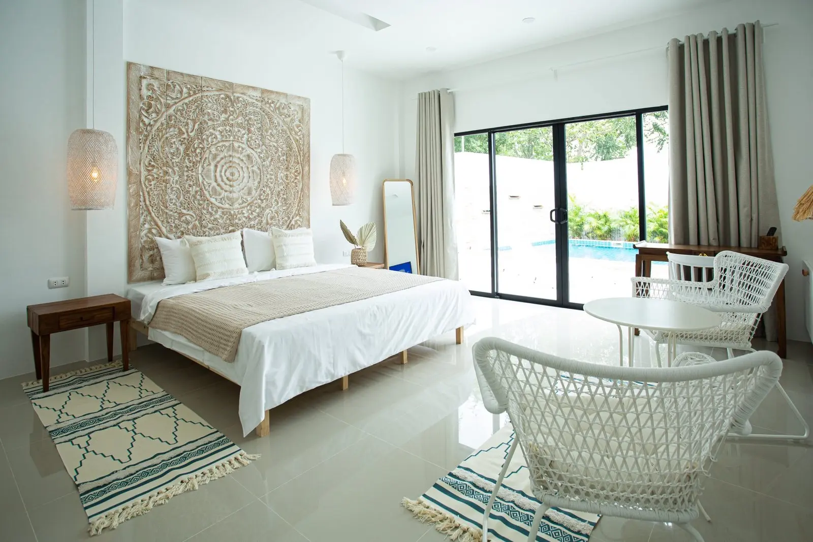 5-Bedrooms Villa: Best Location in Chaweng Koh Samui" " SALE"