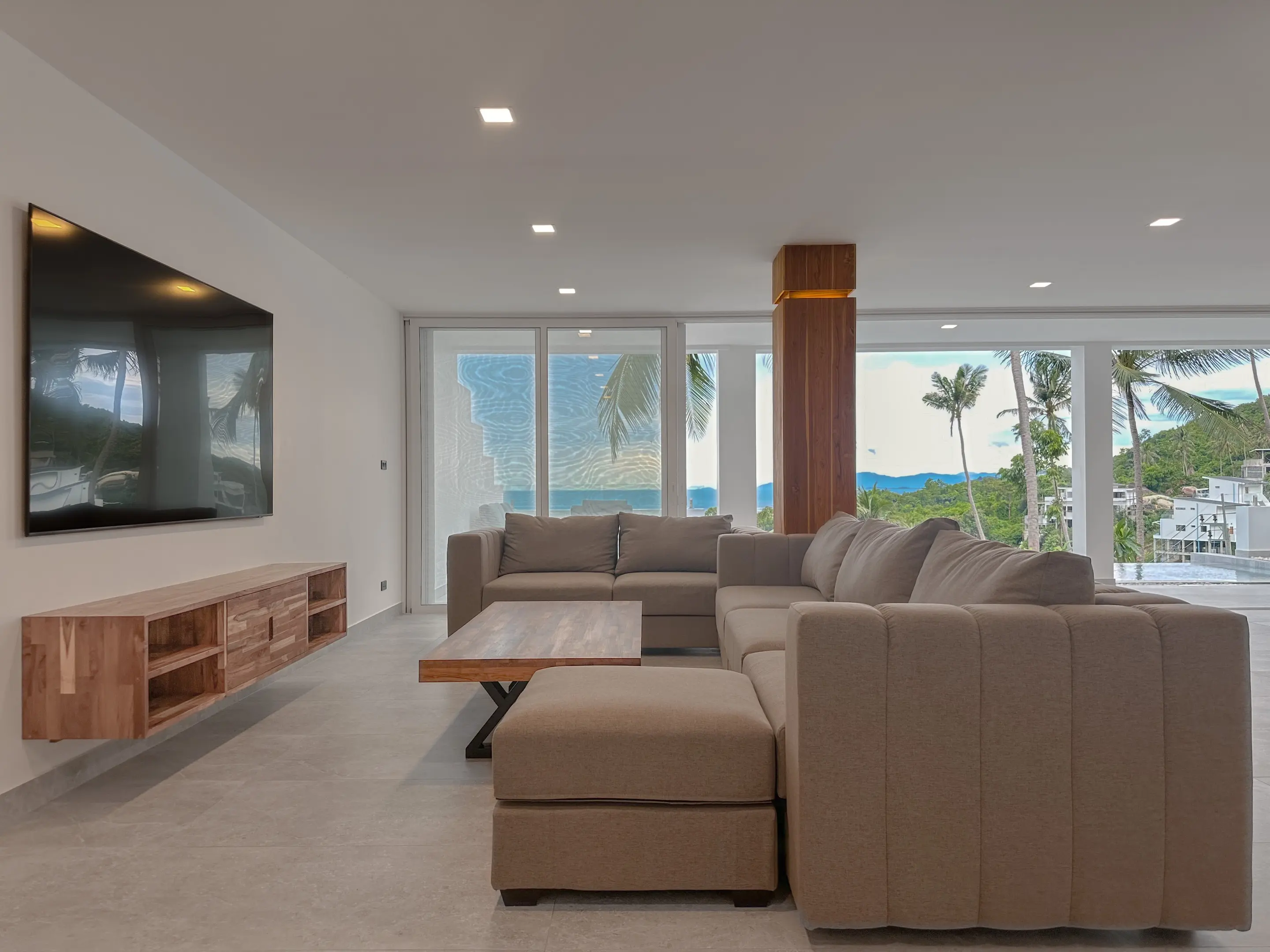 "Urgent Sale: 8-Bedrooms Villa Sea View in Lamai, Koh Samui"