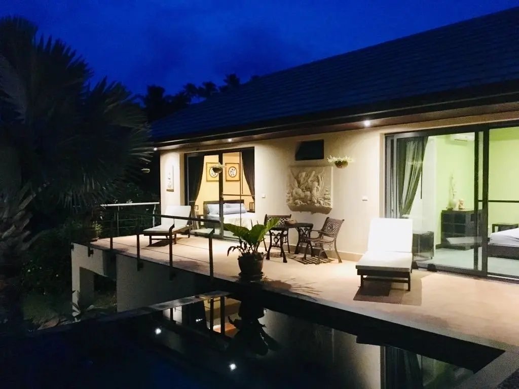 Villa de luxe de 5 chambres à Maenam Koh Samui VENTE