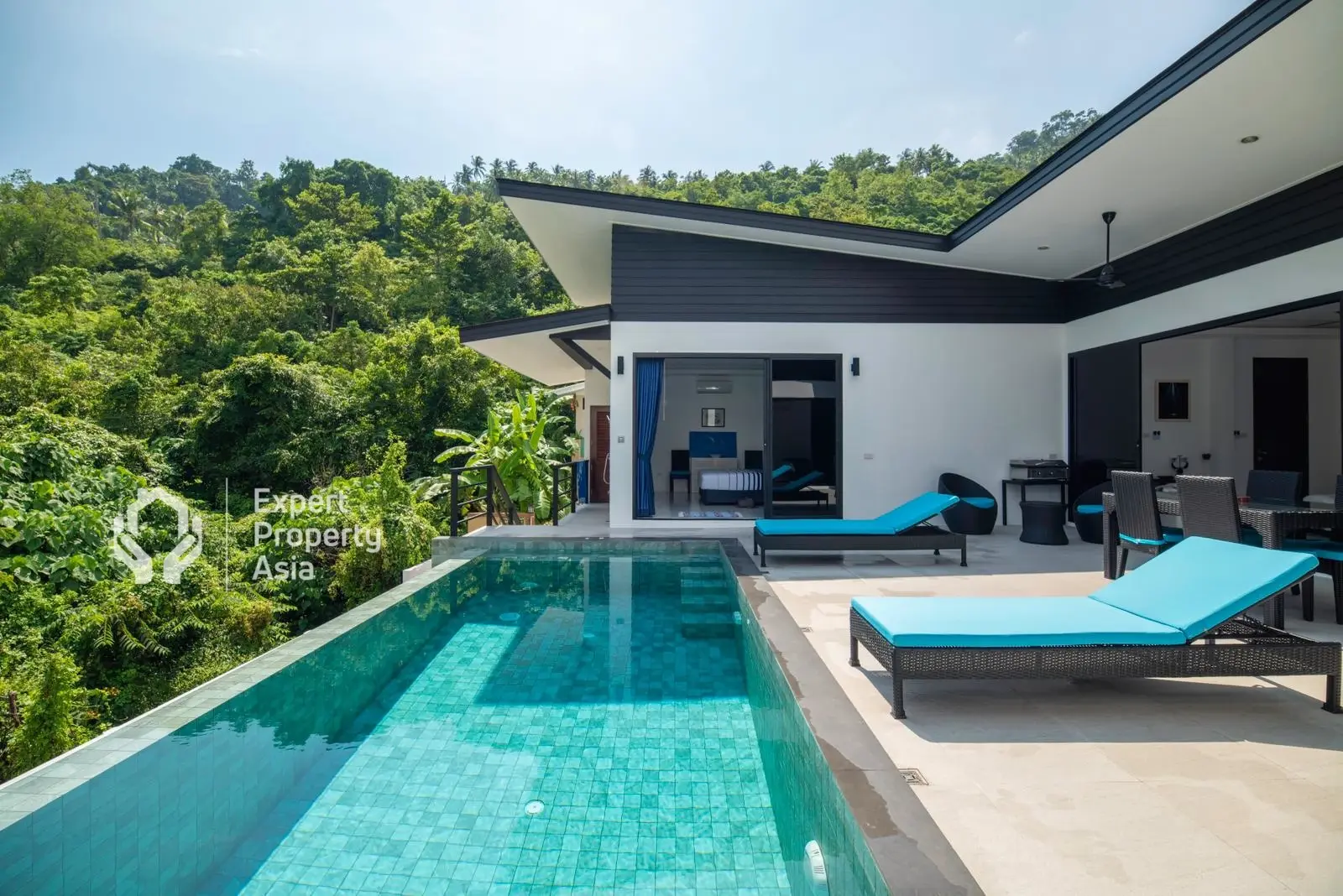 Villa de 4 chambres avec piscine à 5 minutes du centre-ville à Lamai Koh Samui À VENDRE