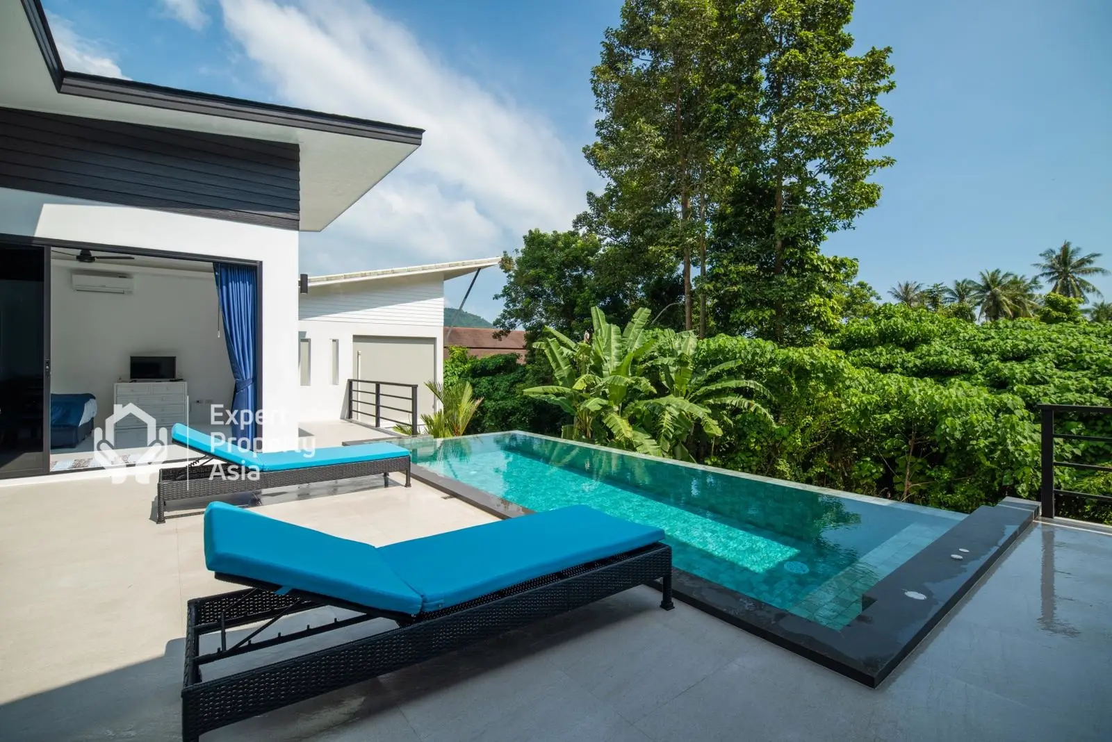 Villa de 4 chambres avec piscine à 5 minutes du centre-ville à Lamai Koh Samui À VENDRE