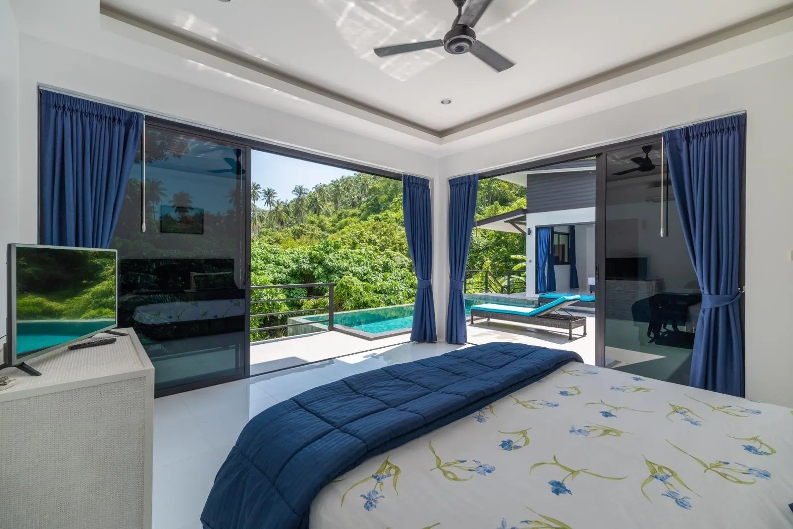 Villa de 4 chambres avec piscine à 5 minutes du centre-ville à Lamai Koh Samui À VENDRE