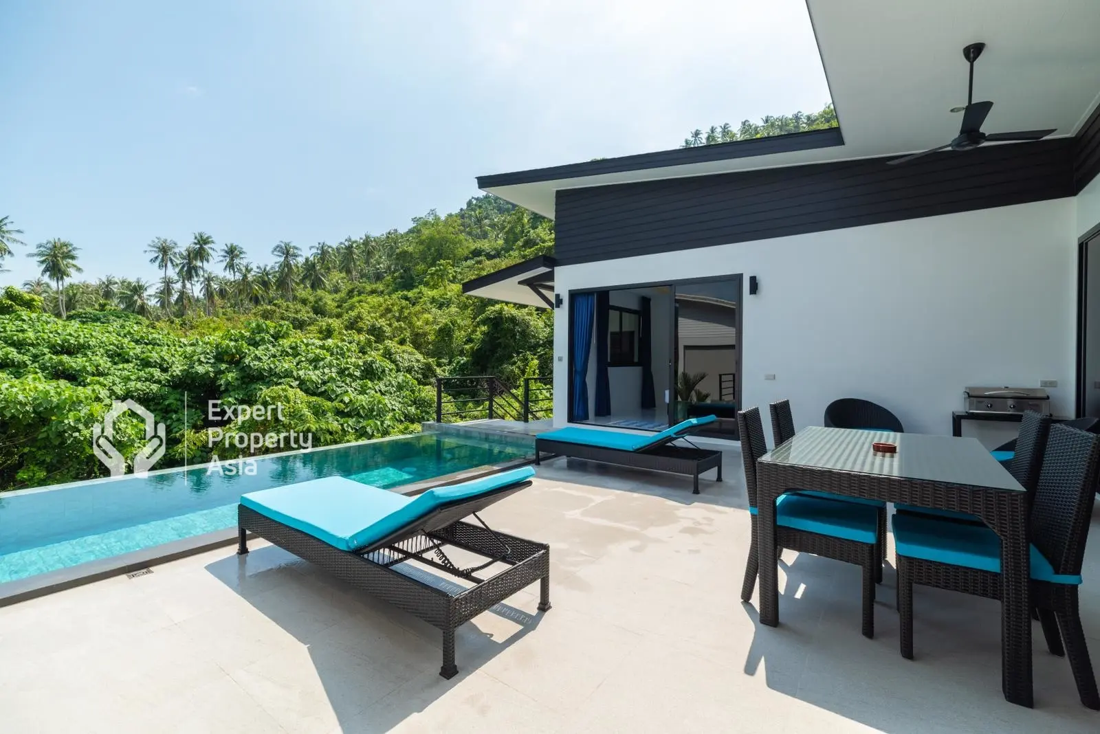 Villa de 4 chambres avec piscine à 5 minutes du centre-ville à Lamai Koh Samui À VENDRE