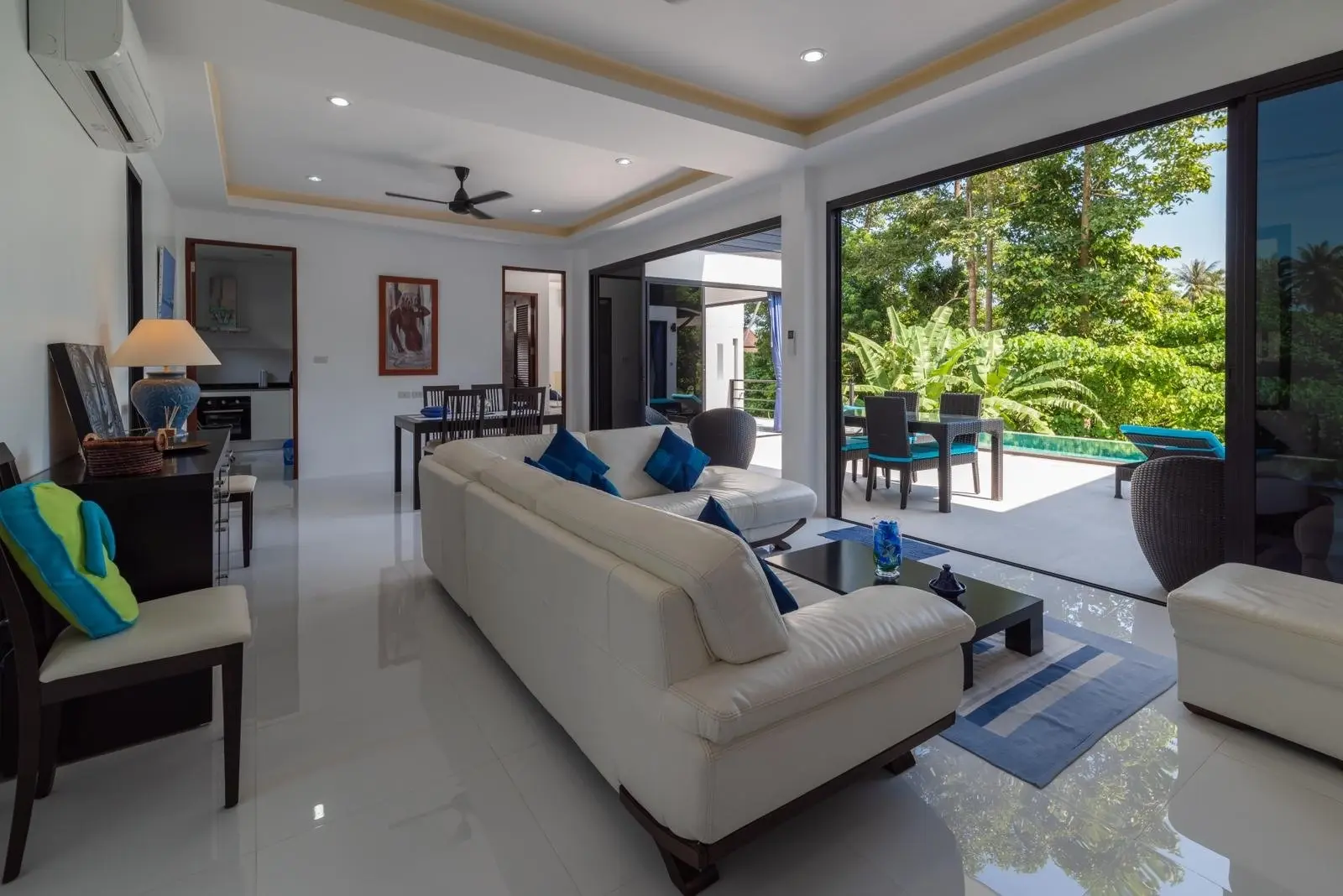 Villa de 4 chambres avec piscine à 5 minutes du centre-ville à Lamai Koh Samui À VENDRE