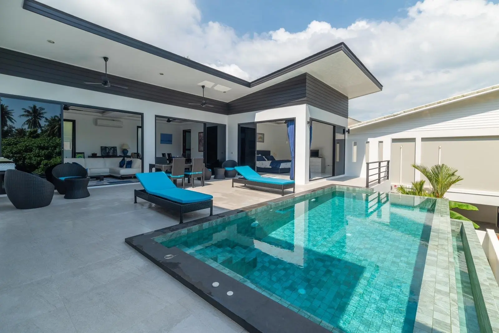 Villa de 4 chambres avec piscine à 5 minutes du centre-ville à Lamai Koh Samui À VENDRE