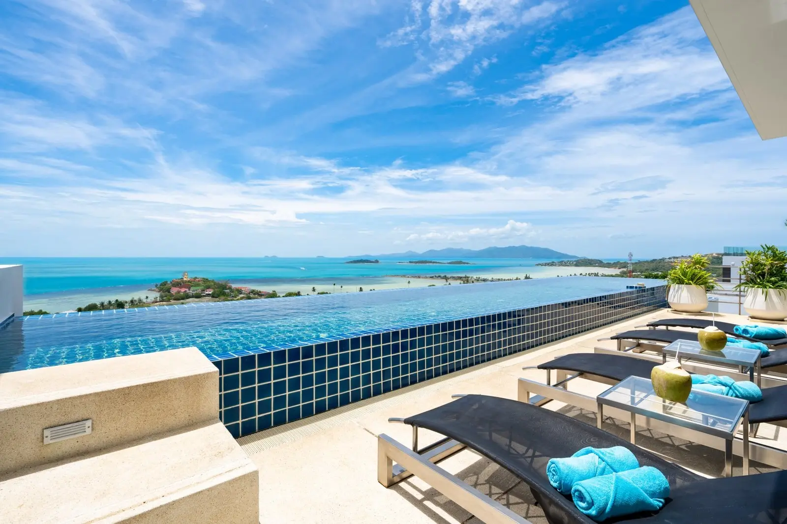 Villa 2 Étages de 4 Chambres avec Vue Mer à Bangrak Koh Samui LOCATION