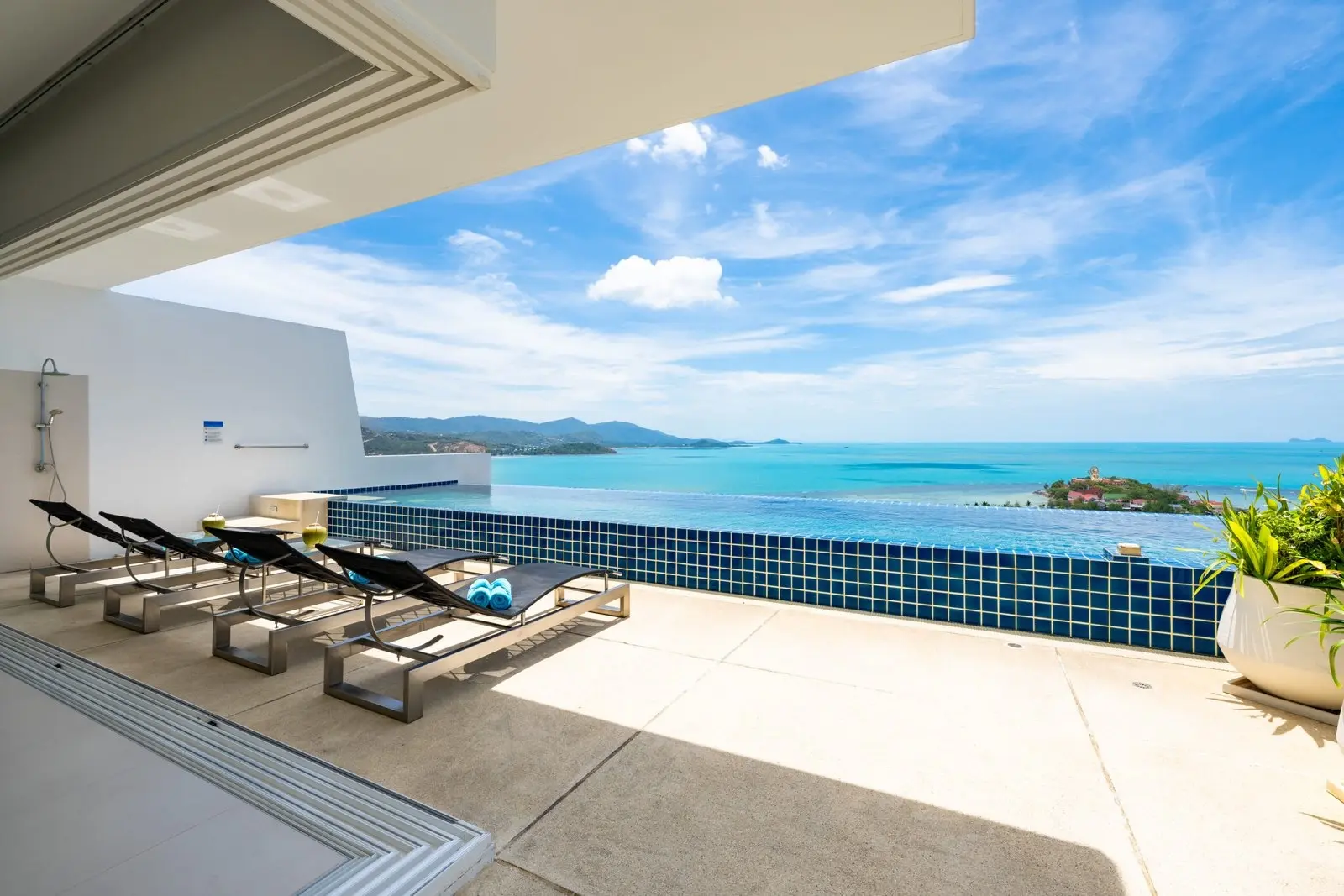 Villa 2 Étages de 4 Chambres avec Vue Mer à Bangrak Koh Samui LOCATION