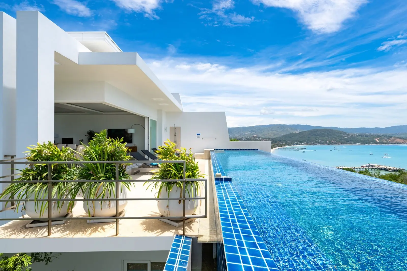 Villa 2 Étages de 4 Chambres avec Vue Mer à Bangrak Koh Samui LOCATION