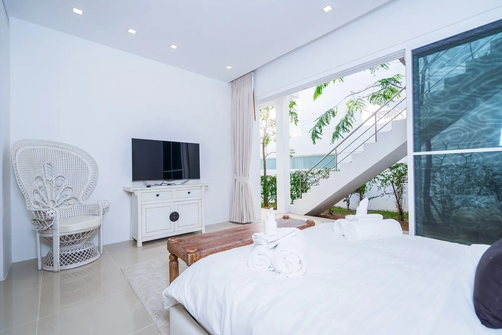 Villa B de 3 chambres avec 2 étages et piscine à débordement privée à Bangrak Koh Samui À LOUER