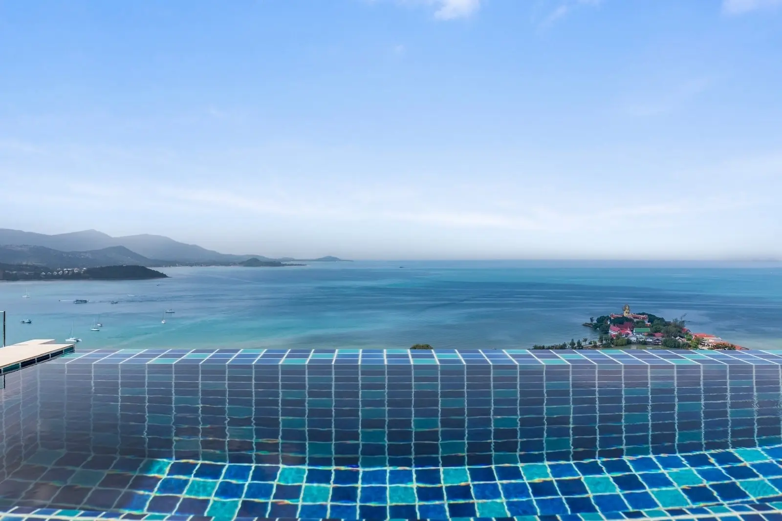 3-Bedrooms with 2-Storey Villa B with Private Infinity Pool in Bangrak Koh Samui "RENT"