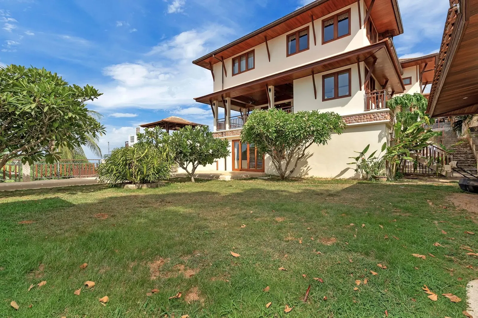 Charmante villa thaïlandaise avec vue sur la mer, 5 chambres à louer à Plai Laem, Koh Samui LOUER