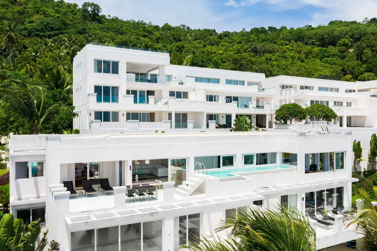 Découvrez un Luxe Inégalé : Villa Impériale de 3 Chambres avec Vue sur Mer à Louer à Bang Por LOUER