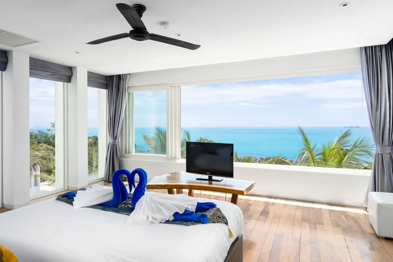 Indulge in Unparalleled Luxury: Imperial 3-Bedroom Seaview Villa for Rent in Bang Por "RENT"