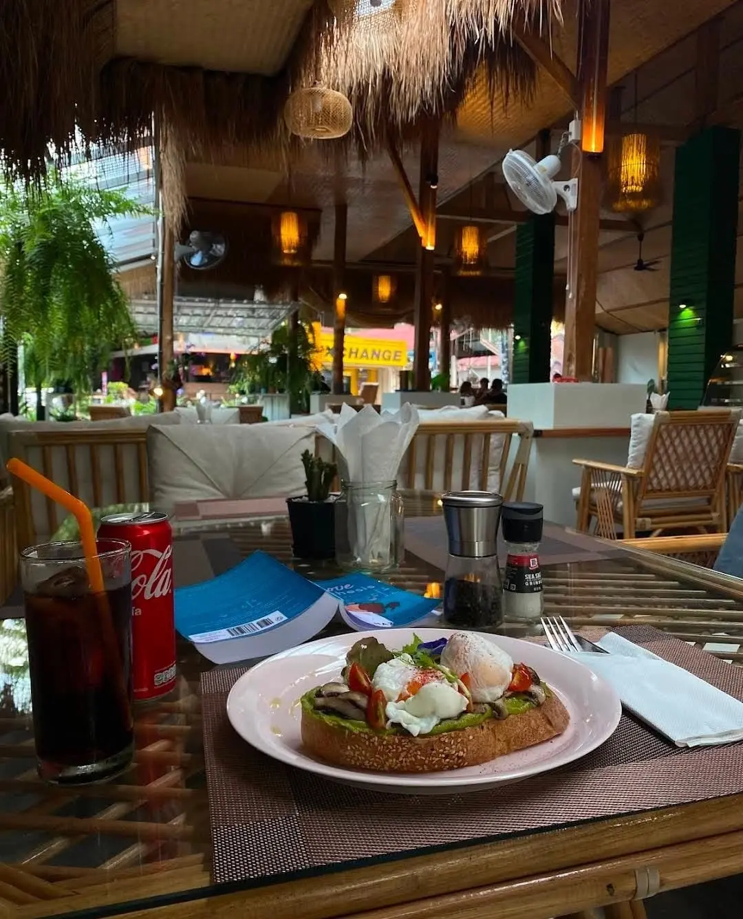 Bar et Restaurant à Lamai Près de la Plage !