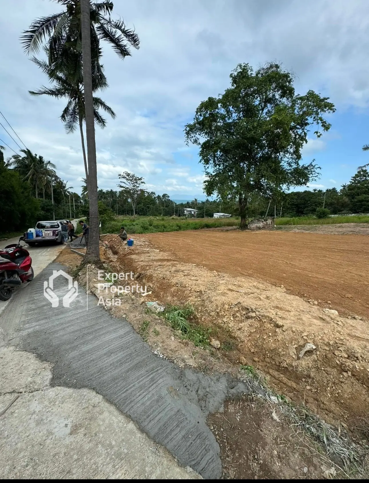 ที่ดินสุดพิเศษขายพร้อมวิวทะเล 180° – ใกล้ชายหาดบางปอที่เงียบสงบ