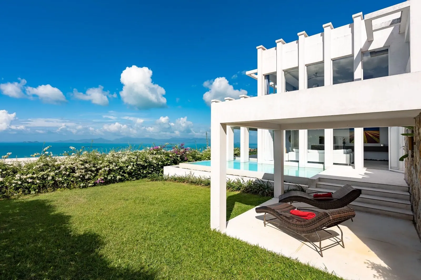 Superbe suite-jardin de 2 chambres avec vue imprenable sur la mer LOCATION