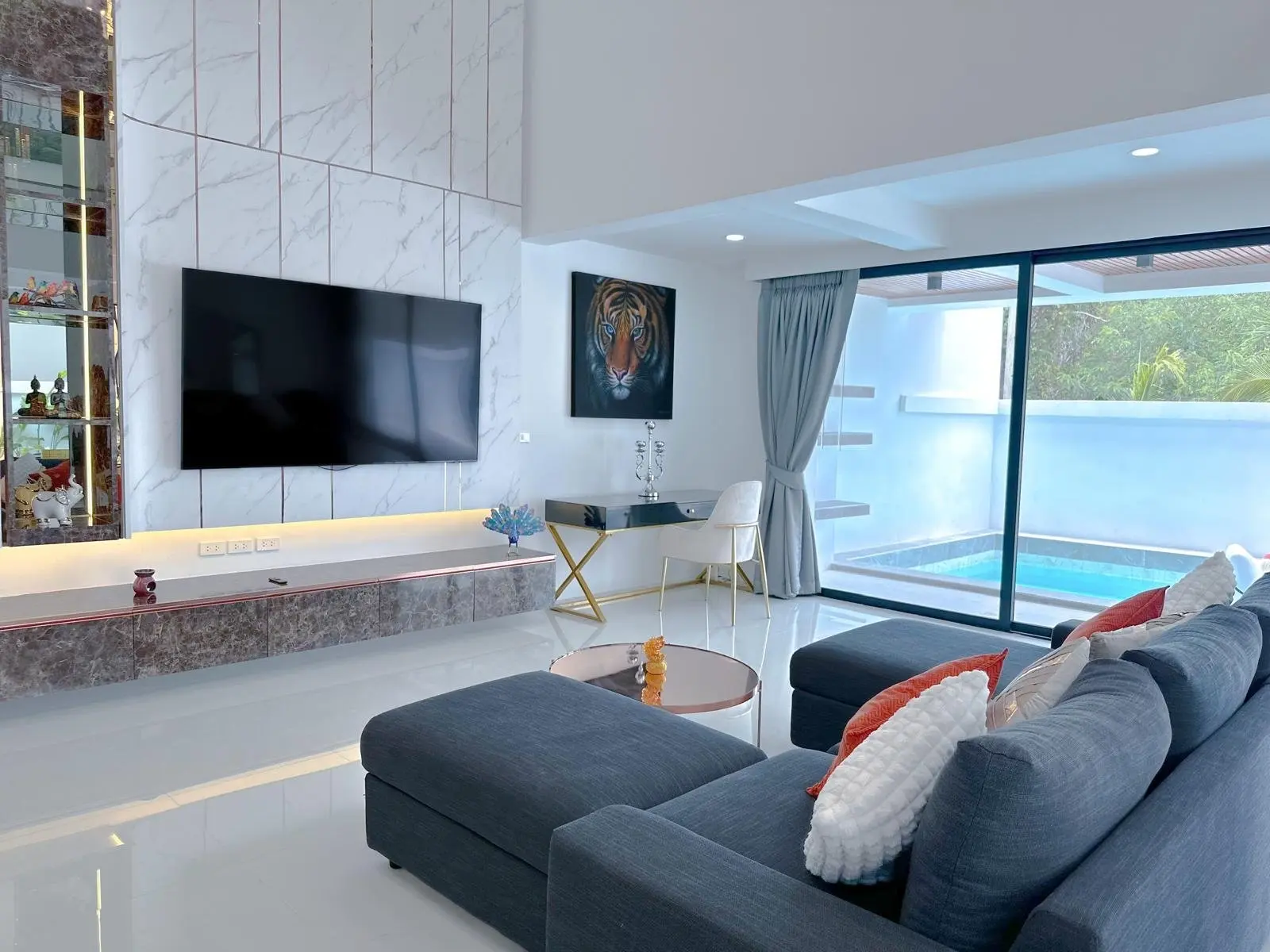 2 BR-Luxurious New Modern Townhouse in Plai Laem, Koh Samui's Most Desirable Area "RENT"