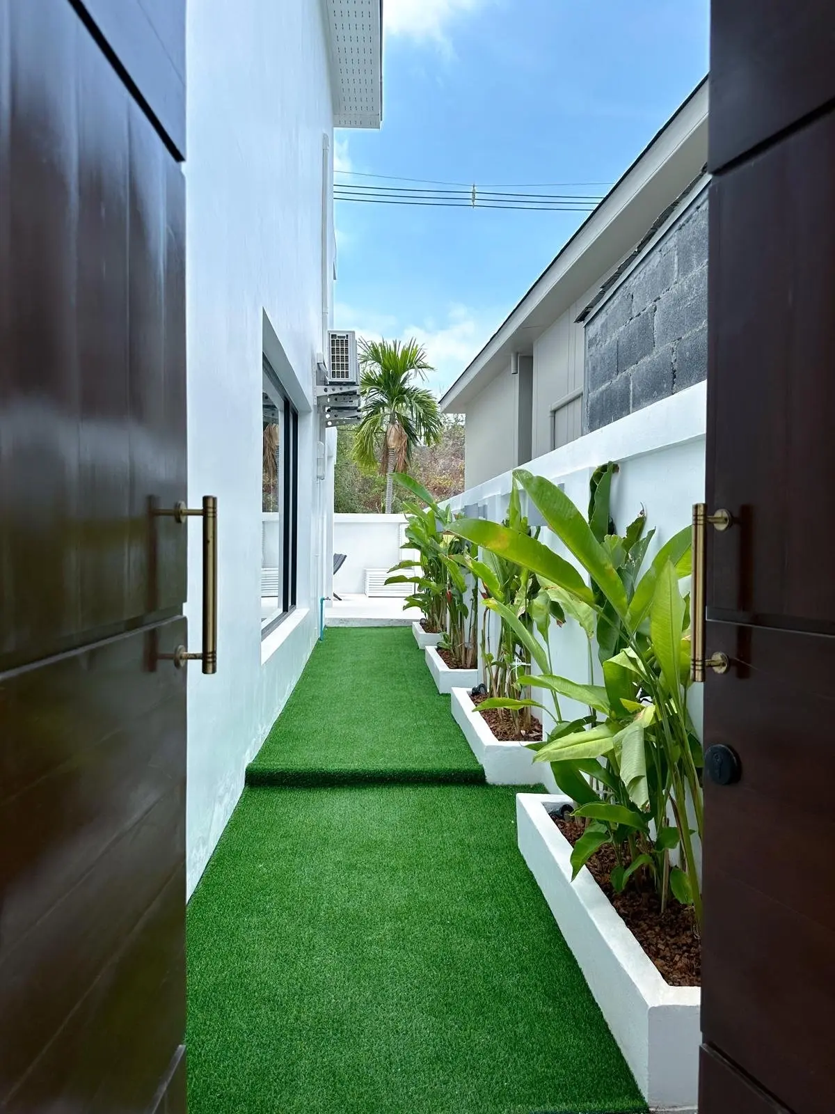 2 BR-Luxurious New Modern Townhouse in Plai Laem, Koh Samui's Most Desirable Area "RENT"