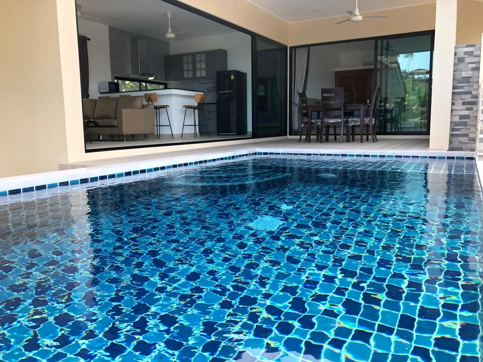 "Seaside Serenity: 2-Bedroom Villa with Private Pool in Chaweng Noi" "RENT"