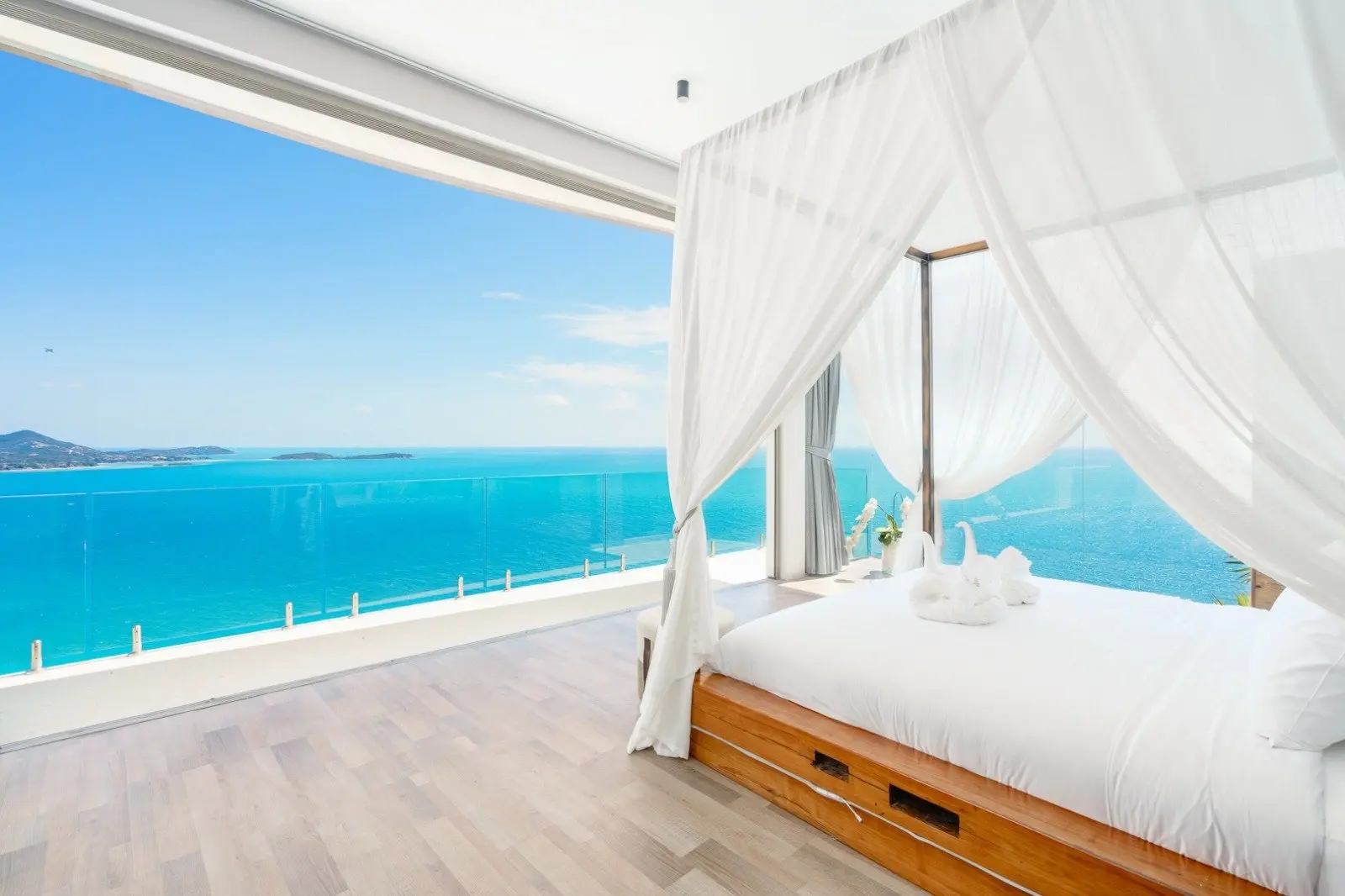 "5-Bedroom Seaside Villa in Chaweng Noi, Koh Samui, Offering Mesmerizing Sea Views" Freehold