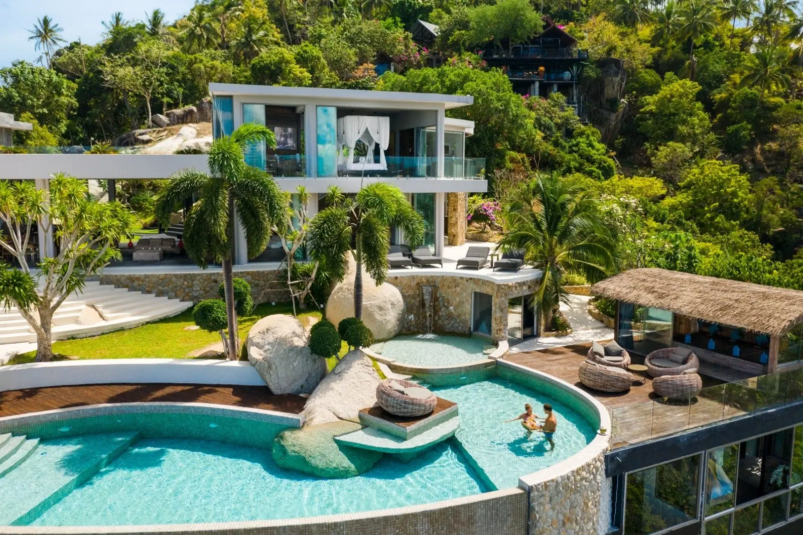 "5-Bedroom Seaside Villa in Chaweng Noi, Koh Samui, Offering Mesmerizing Sea Views" Freehold