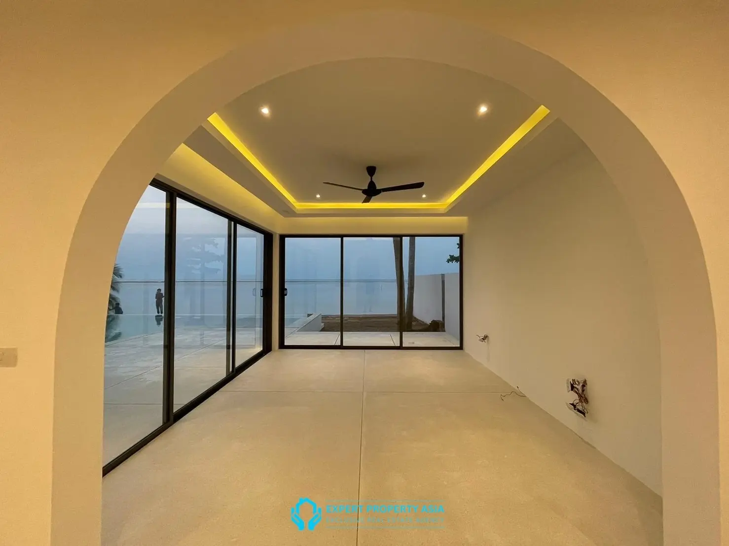 "Architectural Beachfront Masterpiece with Rare T-Shaped Pool – Lamai, Koh Samui"