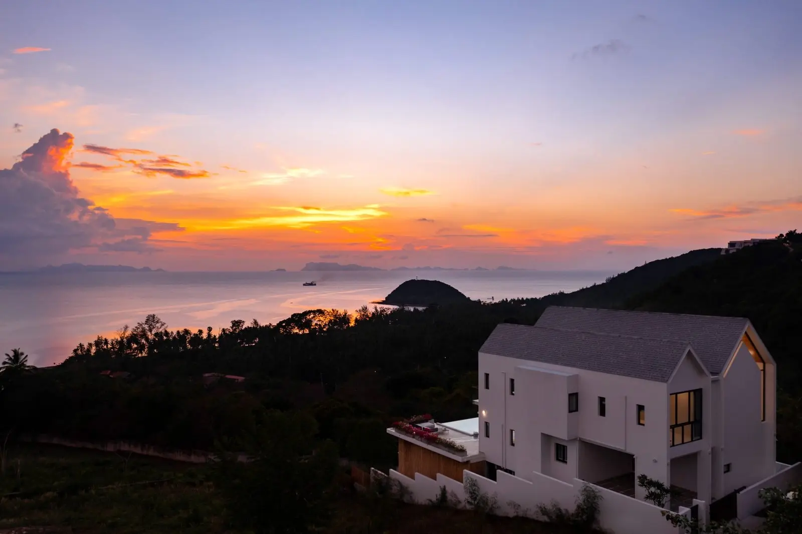 在邦马卡姆享受夕阳景观的三卧室奢华生活